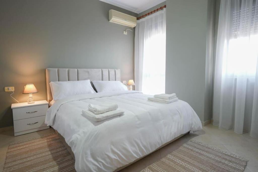 Staycation, City Center Apartment With Balcony Tirana Zewnętrze zdjęcie