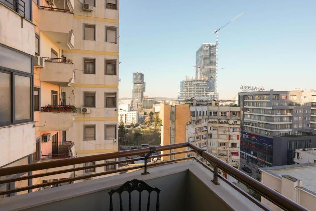 Staycation, City Center Apartment With Balcony Tirana Zewnętrze zdjęcie